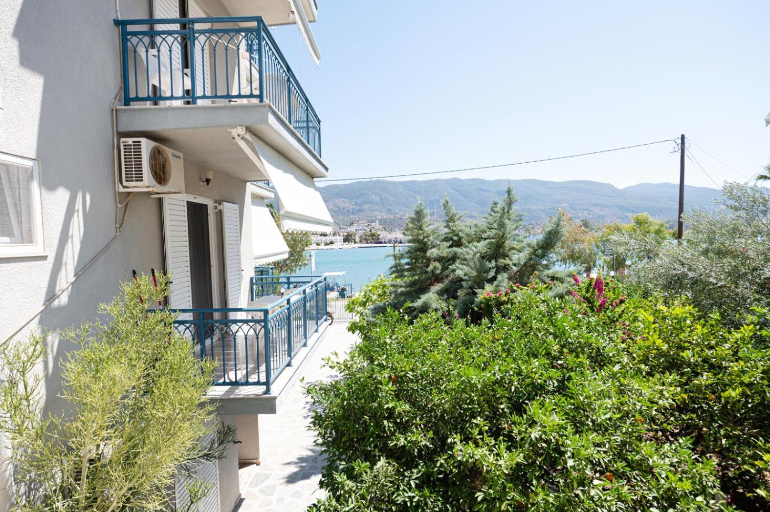 Vasia'S Rooms Poros Town Exterior photo