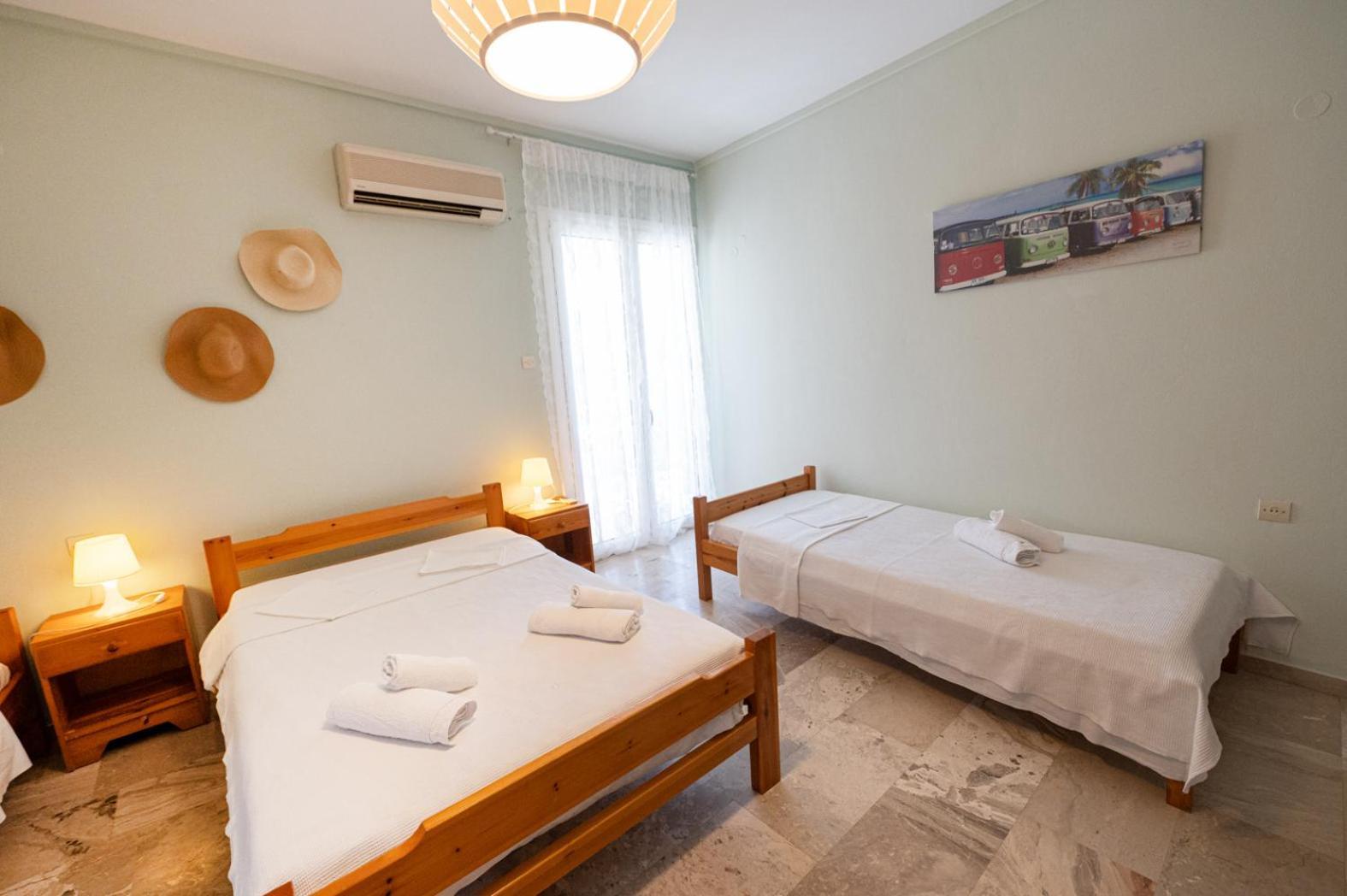 Vasia'S Rooms Poros Town Exterior photo